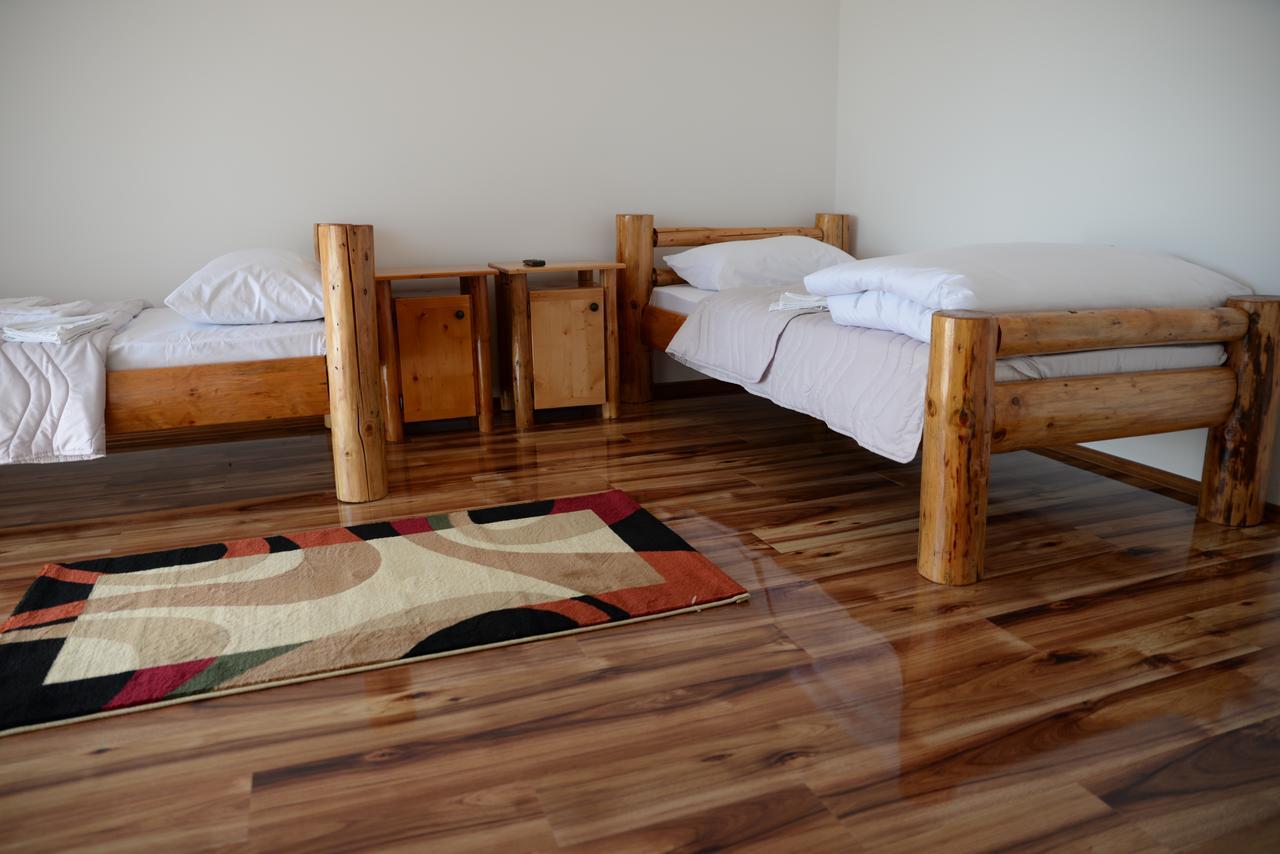 Motel Nacionalni Restoran Ognjiste Koruge Kültér fotó